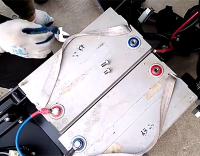 怎么樣維護(hù)電瓶式洗地機(jī)的電瓶？