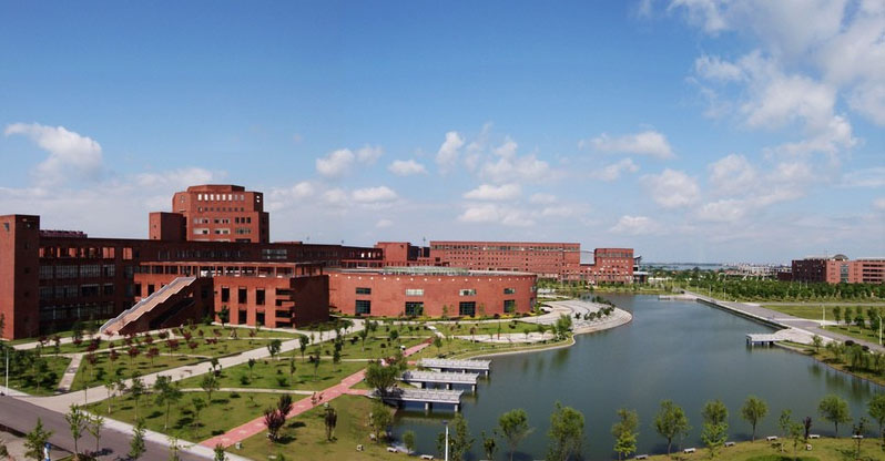 江西師范大學(xué)旭潔洗地機(jī)客戶案例-<a href=http://www.uxrobot.cn target=_blank class=infotextkey>洗地機(jī)生產(chǎn)廠</a>家