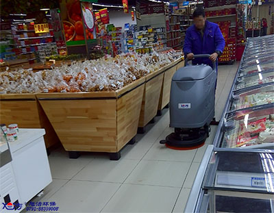 如何進(jìn)行商場(chǎng)保潔工作？